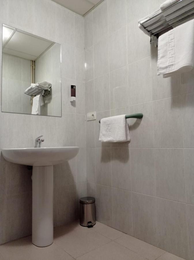 Hostal Brin Monreal del Campo Ngoại thất bức ảnh